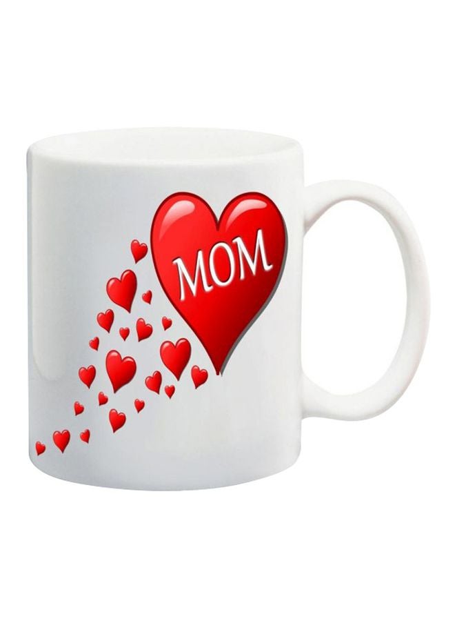 مج بطبعة "Mom" أبيض/أحمر