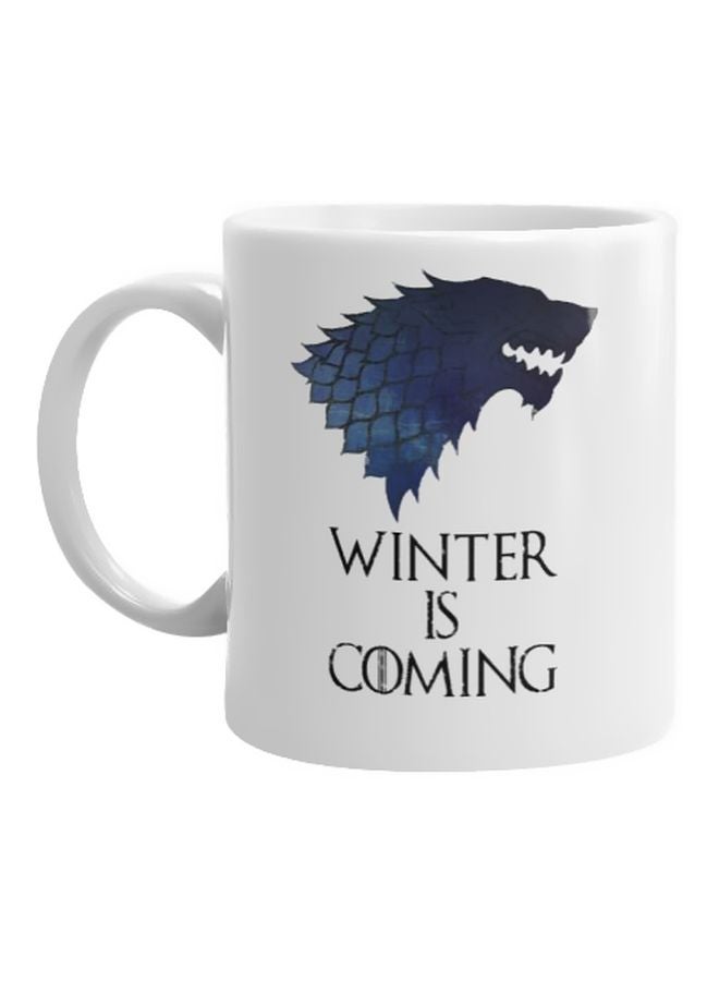 مج بطبعة عبارة "Winter Is Coming" أبيض / أسود / أزرق - Image 1