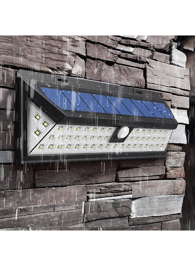 ماركة غير محددة مصباح LED يعمل بالطاقة الشمسية ومقاوم للماء ومزود بجهاز استشعار للحركة يستشعر الأشعة تحت الحمراء السلبية ومزود بعدد 90 لمبة LED أسود 32x12x6سم  - Image 4