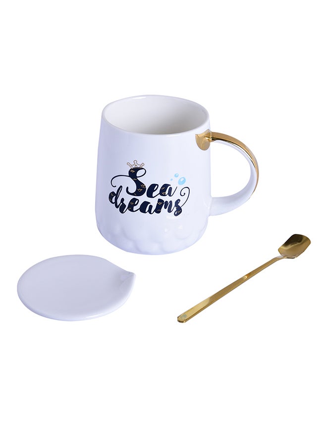 كوب مطبوع عليه عبارة "Sea Dreams" مع غطاء وملعقة أبيض - Image 3