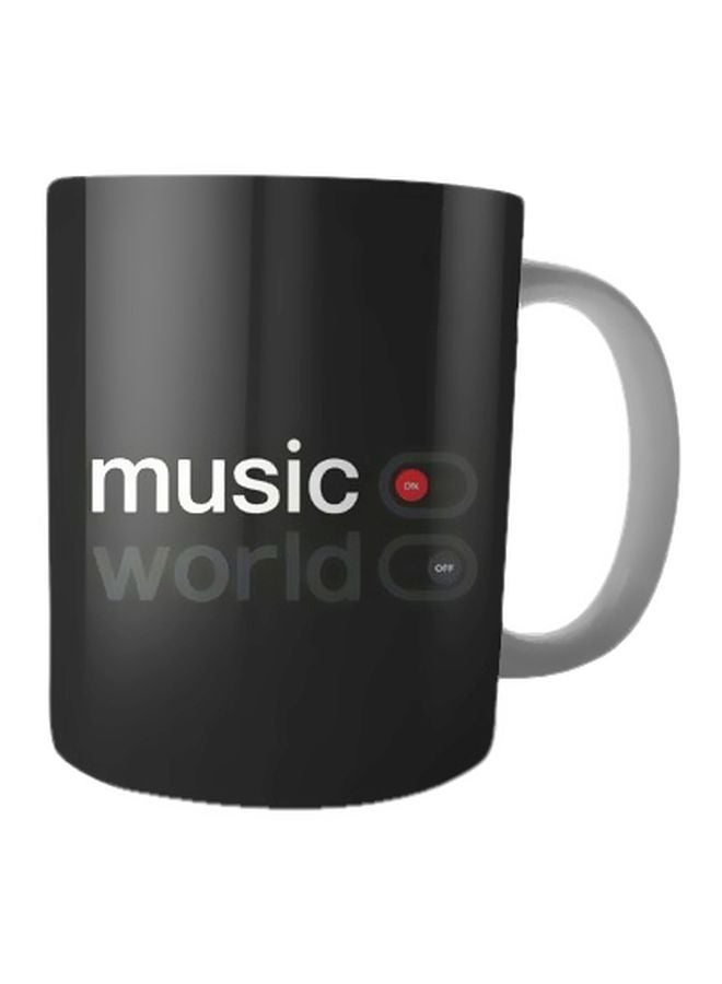 مج بطبعة عبارة "Music World" أسود / أبيض / أحمر