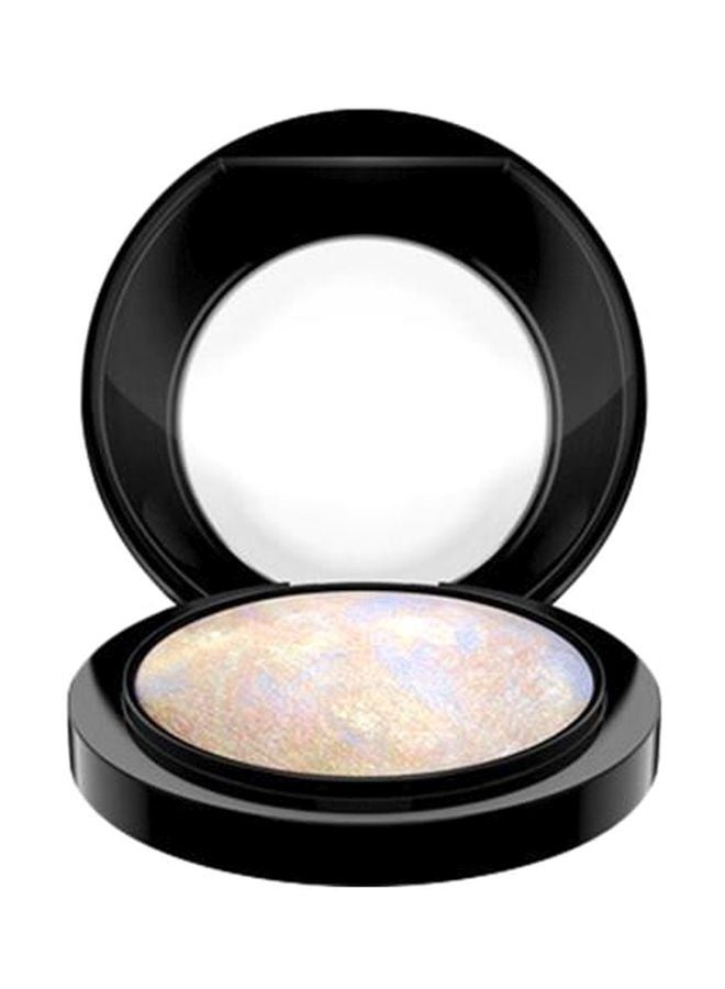M.A.C Mineralize Skinfinish Face Highlighting Powder Lightscapade - Image 1