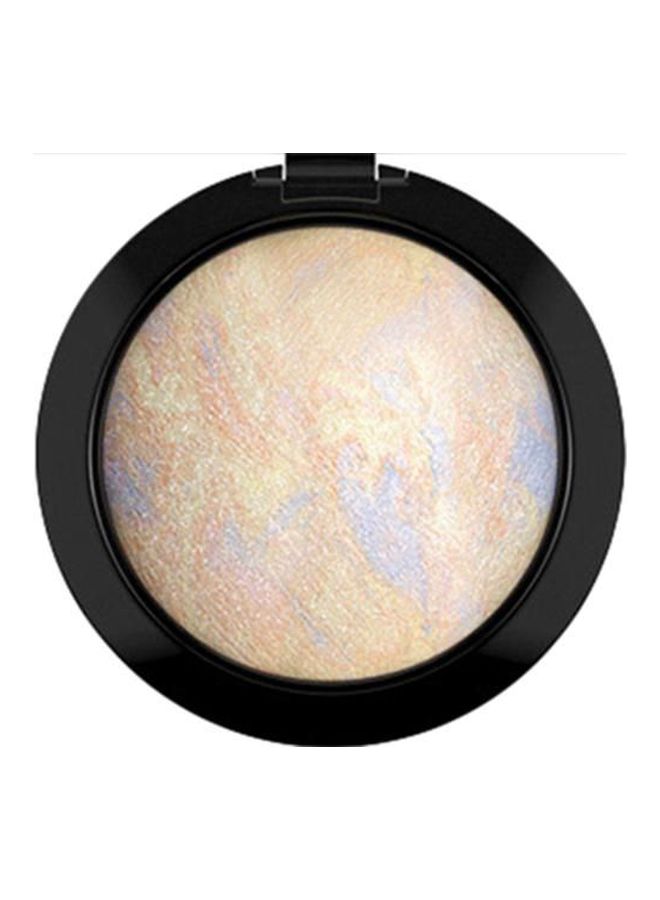 M.A.C Mineralize Skinfinish Face Highlighting Powder Lightscapade - Image 3