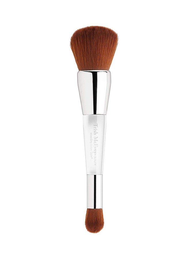 Trish McEvoy Wet And Dry Even Face Brush Silver/Brown