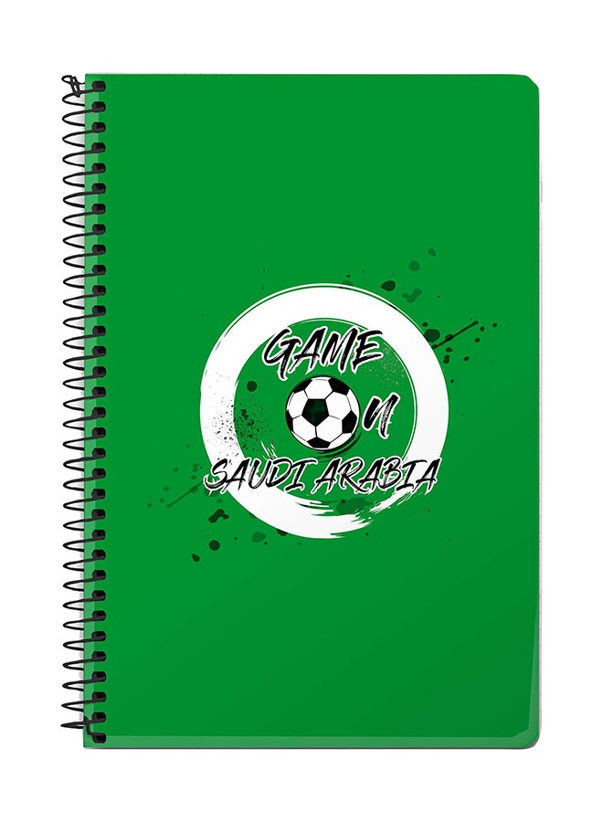 ستايلايزد دفتر ملاحظات بسلك مقاس A5 بطبعة عبارة "Game On Saudi Arabia" أخضر/أبيض