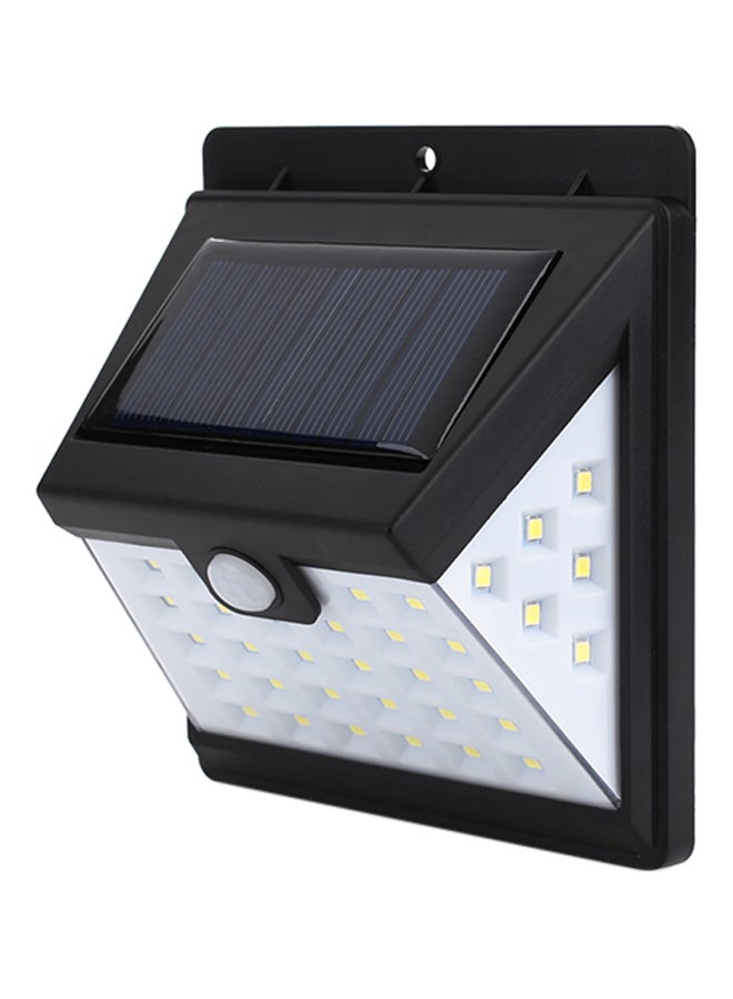 مصباح جداري مزود بعدد 40 مصباح LED للأماكن الخارجية يعمل بالطاقة الشمسية أسود 13 x 12 x 6سم  - Image 1
