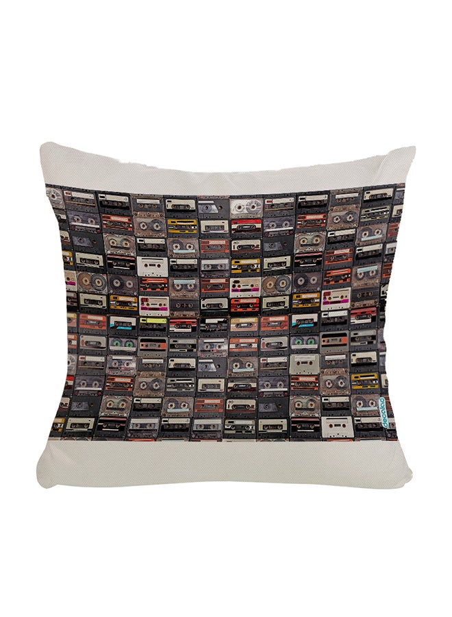 وسادة بتصميم شرائط كاسيت موسيقى متعدد الألوان 45 x 45سم