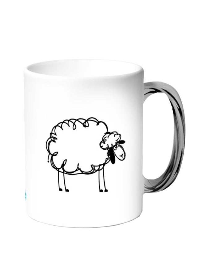 ديكالاك مج قهوة مزين بطبعة خروف فضي/أبيض - Image 1