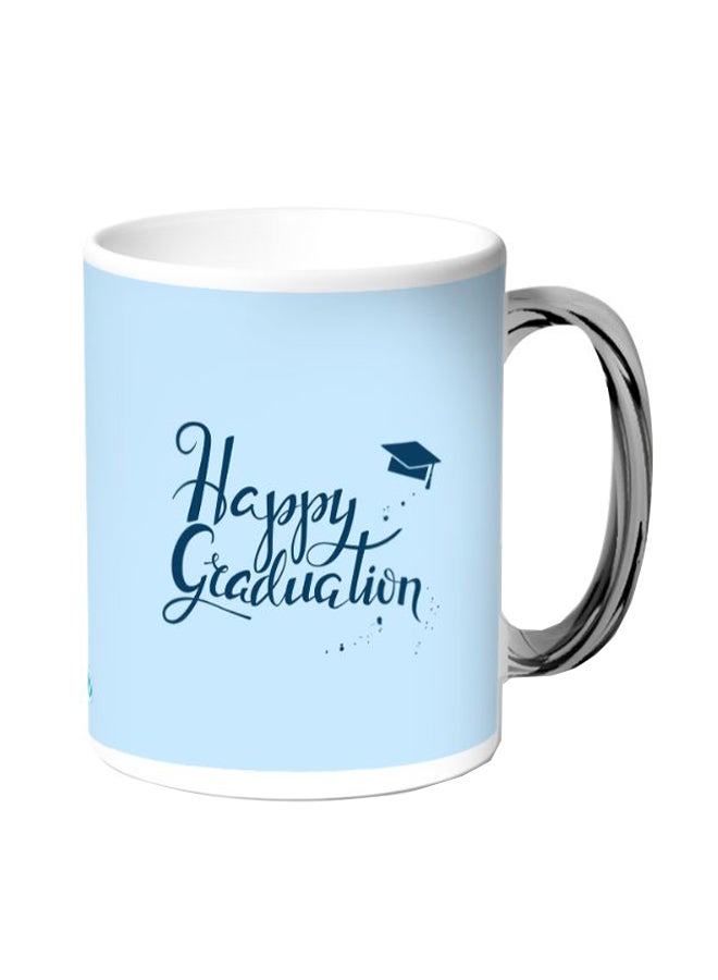 ديكالاك مج قهوة مزين بطبعة عبارة تهنئة التخرج فضي / أزرق - Image 1