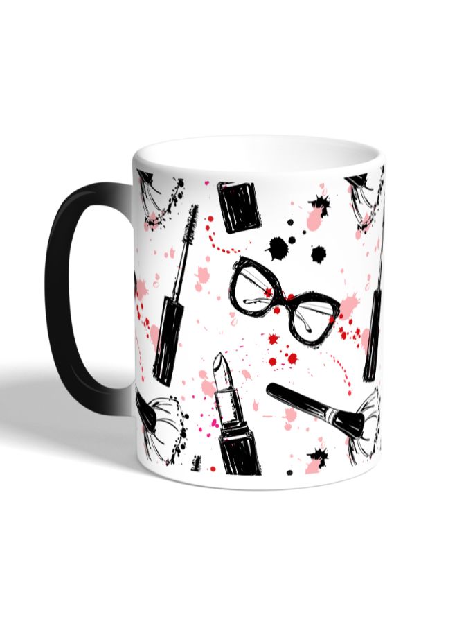 ديكالاك مج قهوة مزين برسومات مكياج ونظارات أبيض/ أسود - Image 3