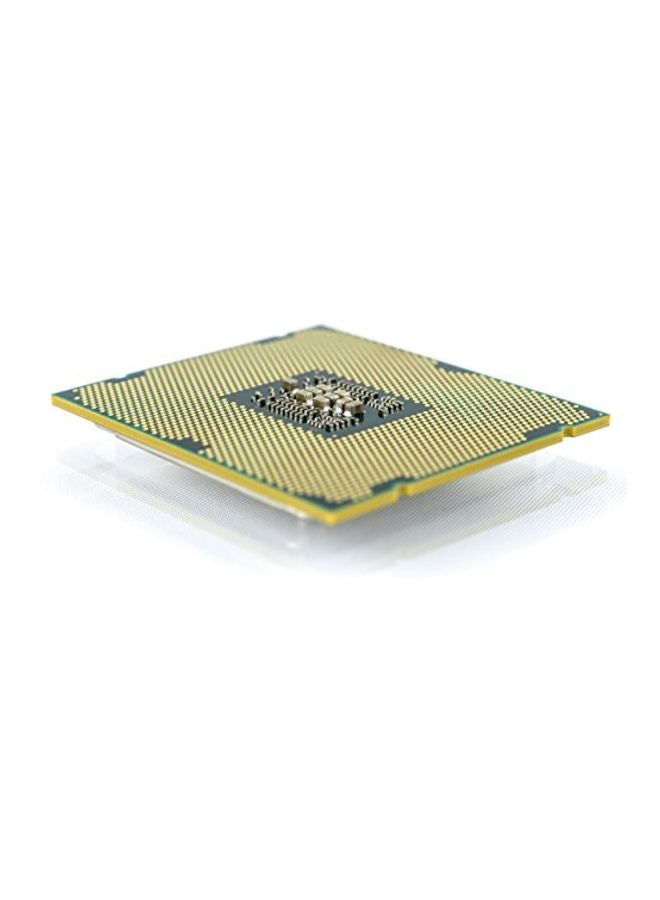 Intel - Xeon E5-1620 Quad Core Processor Green - Image 1