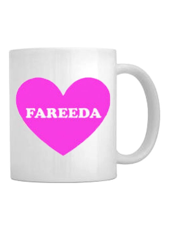 مج بطبعة اسم "Fareeda" أبيض/ وردي