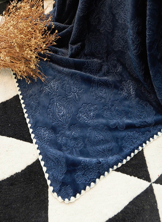 بطانية دافئة عصرية بملمس ناعم مزينة بنقشة بلون سادة cotton أزرق داكن 150x200سم  - Image 4