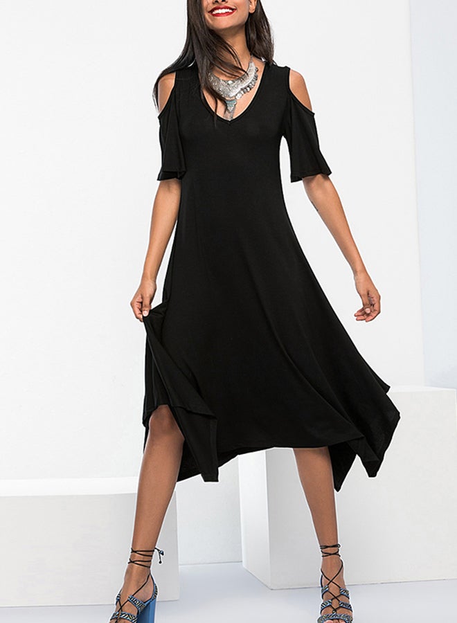 فستان بتصميم غير متماثل ولون سادة أسود - Image 3