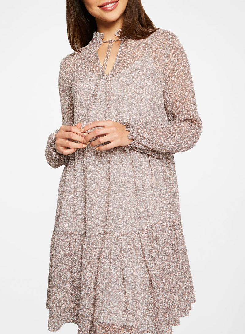 نيو لوك فستان منقوش بربطة عنق طُعبة بالأبيض - Image 3