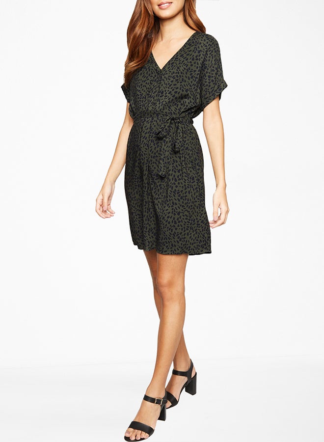 نيو لوك فستان قصير بطبعات متعددة بلون أخضر نقشة خضراء - Image 3