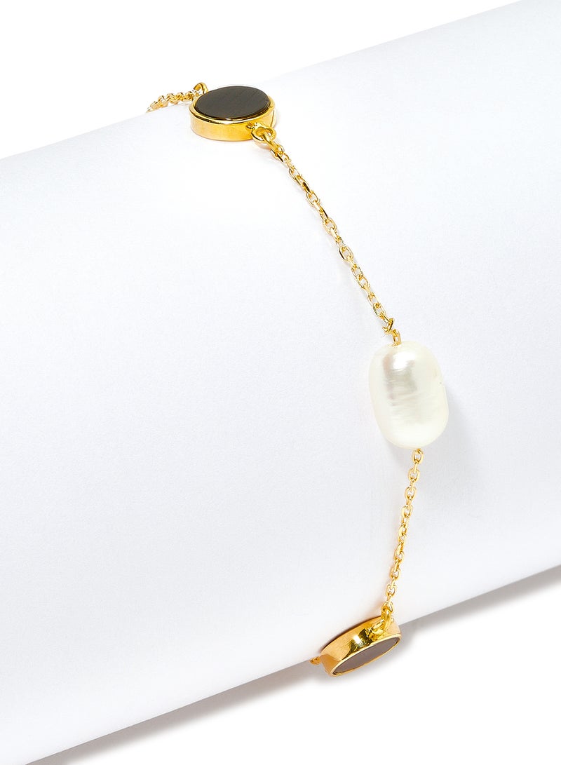 كابري جولد سوار من الذهب عيار 18 قيراطًا مرصع بثلاثة أحجار من العقيق اليماني الأسود واللؤلؤ - Image 2