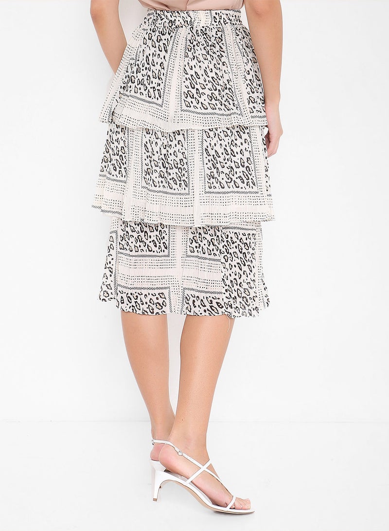 ستوك تنورة متدرجة متوسطة الطول مزينة بطبعات أبيض/ أسود - Image 2