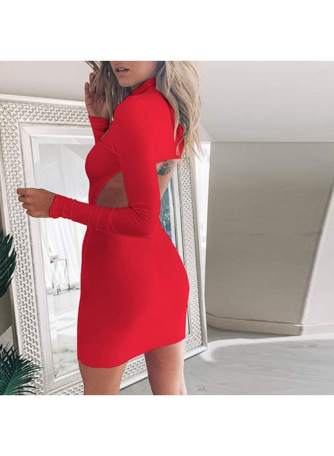 فستان قصير برقبة عالية وتصميم سادة أحمر - Image 2