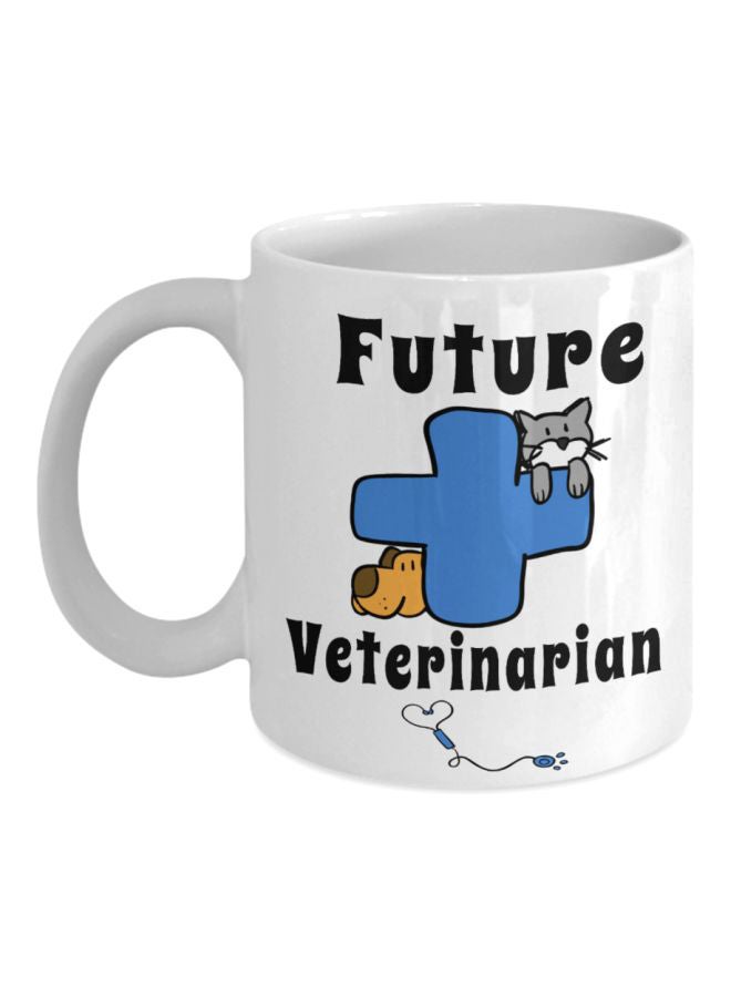 مج بطبعة عبارة "Future Veterinarian" أبيض/أزرق/أسود/أصفر 8x9.5x8سم