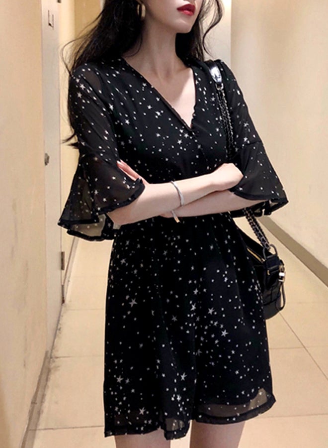 بلايسوت بأكمام واسعة وخصر مرتفع ورقبة على شكل حرف V أسود  - Image 2