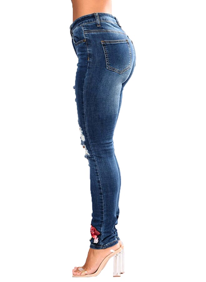 بنطال جينز ضيّق بتصميم ممزق ومطرز بنقشة زهور أزرق - Image 3