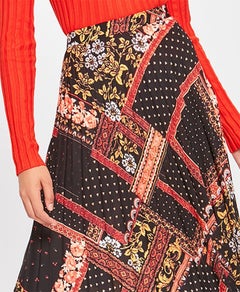 trendyol Tile Print Pleated Skirt Black Multi  - Image 4