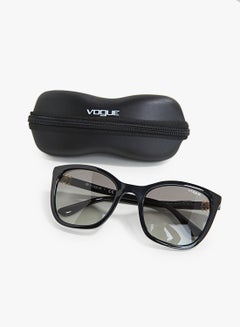 Vogue Eyewear Women's Black Wayfarer Sunglasses  - Image 4