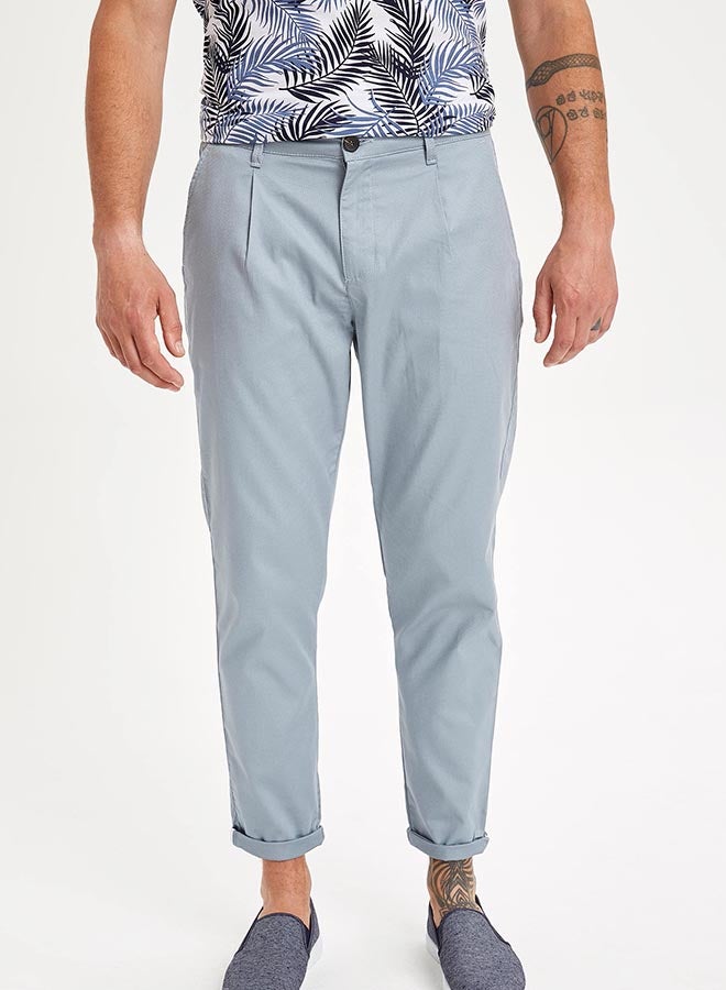 ديفاكتو بنطال تشينو بقصة ضيقة بتصميم مدبب أزرق جليدي - Image 1