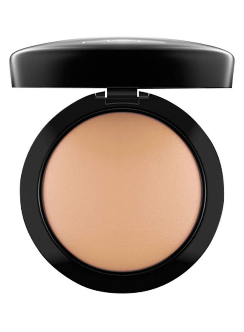 ماك بودرة مضغوطة للوجه مينيرالز سكين فينش أسمر متوسط - Image 1