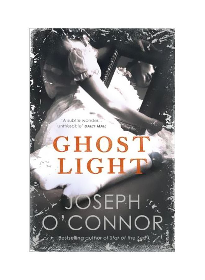 Ghost Light paperback english - 03-Oct-19 