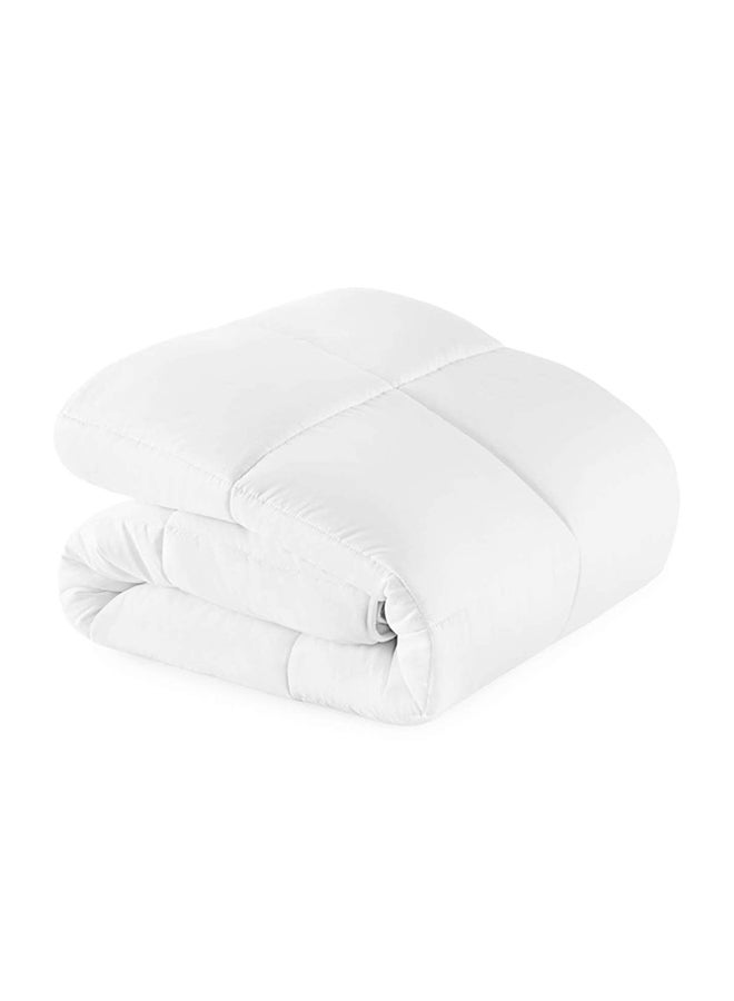 WEEKENDER Solid Pattern Comforter White - Image 1