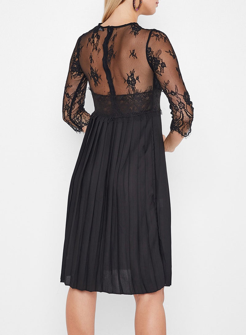 Stock - Yoke Pleat Detail Midi Dress Black - Image 1