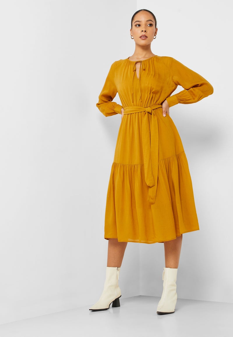 Reserved Tie Waist Pleated Dress yellow - Image 4