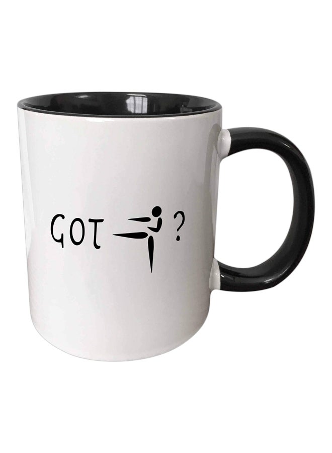 كوب مج مطبوع عليه عبارة "Got Karate" أبيض/ أسود