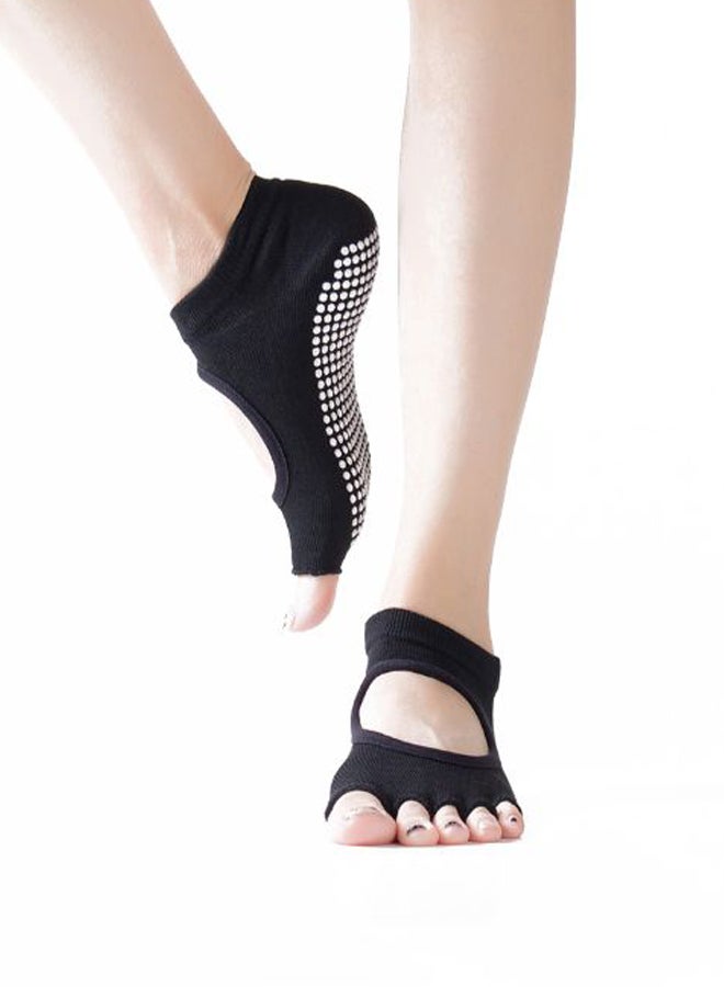 Sharpdo Pair Of Split Toe Non-Slip Yoga Socks One size - Image 2