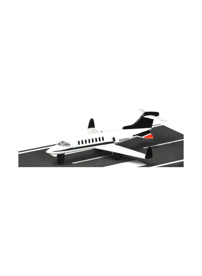 Daron - Worldwide Trading Runway 24 Private Jet Vehicle RW205 - Image 1