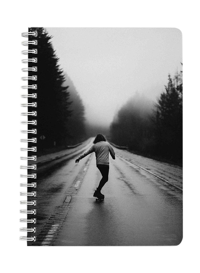 لوحة دفتر بسلك حلزوني مقاس A5 أبيض/ أسود - Image 1