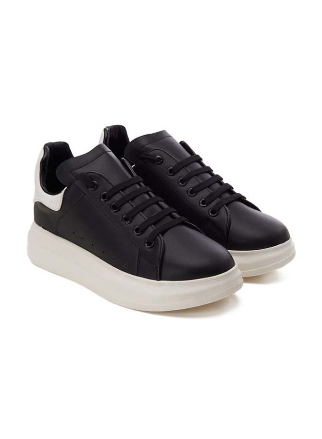 Comfortable Low Top Sneakers Black  - Image 3