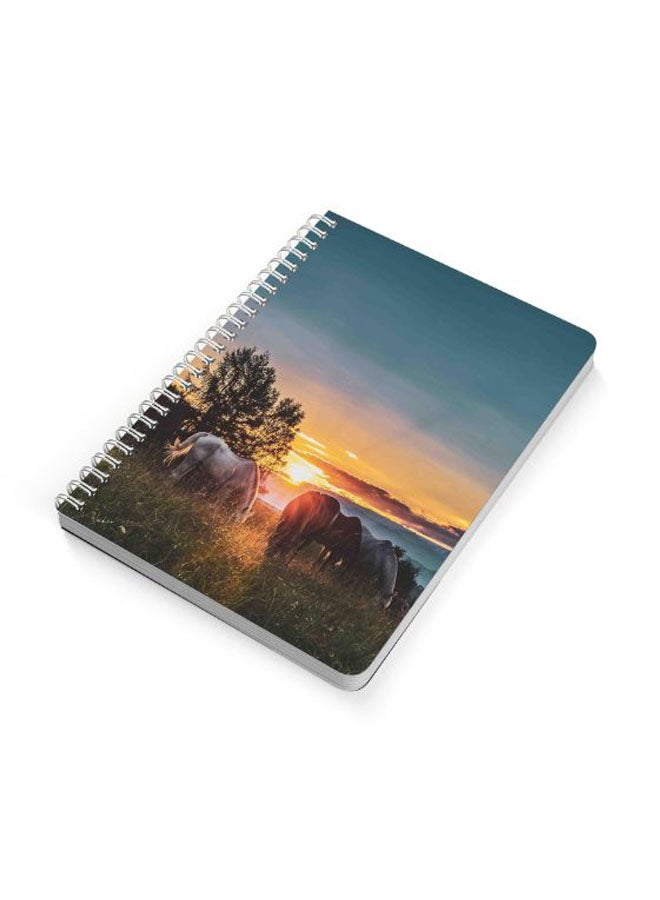 لوحة دفتر بسلك حلزوني مقاس A5 متعدد الألوان - Image 2