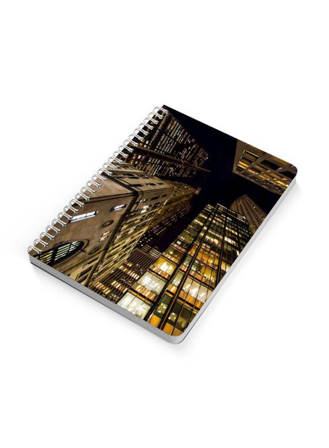 لوحة دفتر مُلاحظات مجلَّد بسلك مقاس A5 مزين بطبعة تمثل بعض المباني متعدد الألوان - Image 2