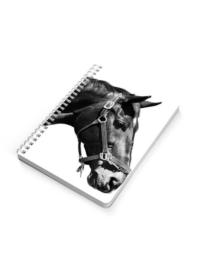 لوحة دفتر ملاحظات بسلك حلزوني مقاس A5 بطبعة رأس حصان أسود/ أبيض - Image 2
