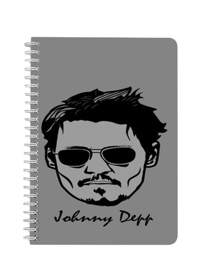 لوحة دفتر ملاحظات بسلك حلزوني مقاس A5 بطبعة رسمة الممثل جوني ديب أسود/ رمادي - Image 1