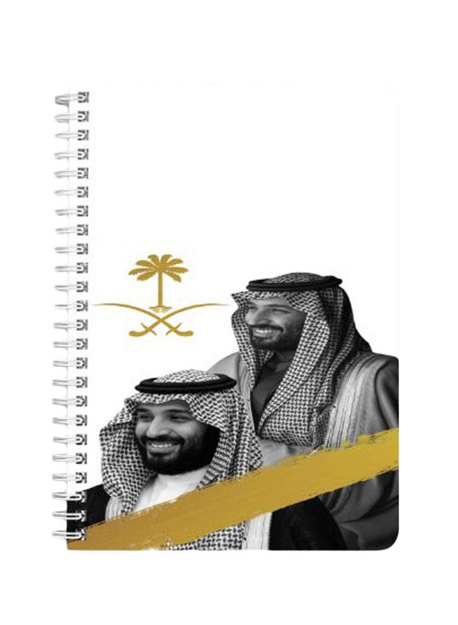 لوحة دفتر ملاحظات بسلك حلزوني مقاس A5 بطبعة صورة الأمير محمد بن سلمان ذهبي/أسود/أبيض - Image 1