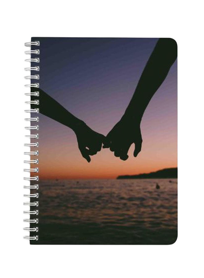 لوحة دفتر مُلاحظات مجلَّد بسلك مقاس A5 مزين بطبعة تمثل شخصين يمسكان أيديهما متعدد الألوان - Image 1