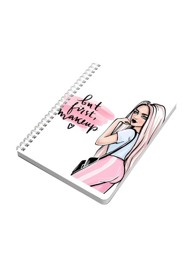 لوحة دفتر ملاحظات بسلك مقاس A5 بطبعة عبارة "But First Makeup" اسود/أبيض/زهري - Image 1