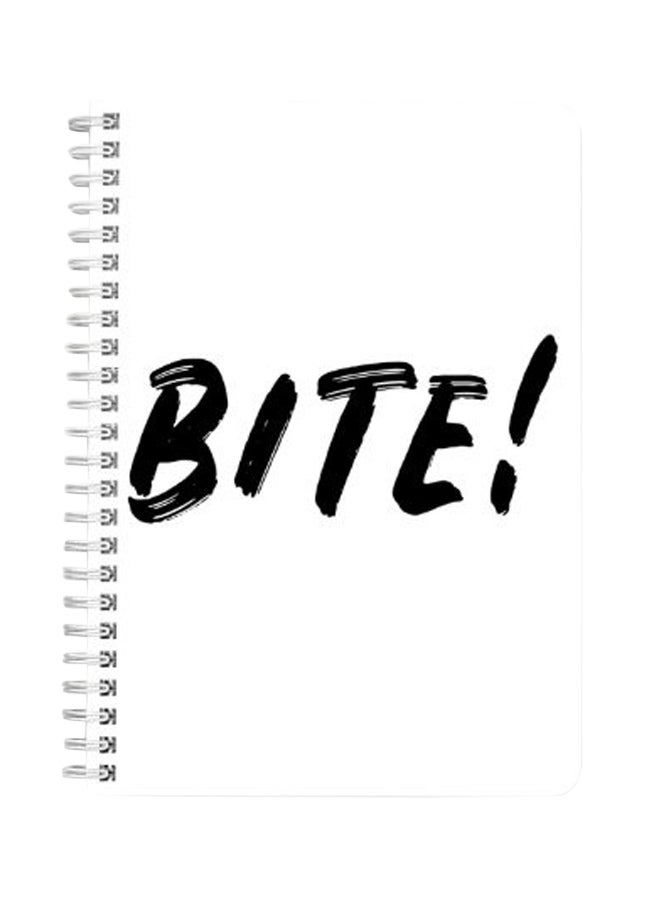 لوحة دفتر مُلاحظات بسلك مقاس A5 مطبوع عليه كلمة "Bite!‎" أبيض/ أسود - Image 2