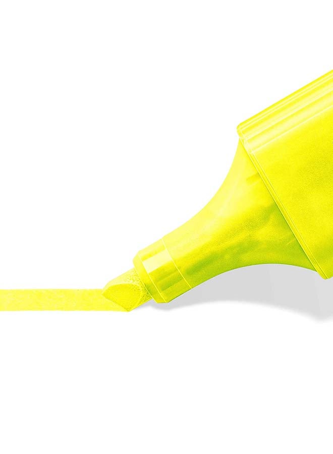 ستدلر مجموعة أقلام هايلايتر كلاسيكية مكونة من 4 أقلام متعدد الألوان - Image 3