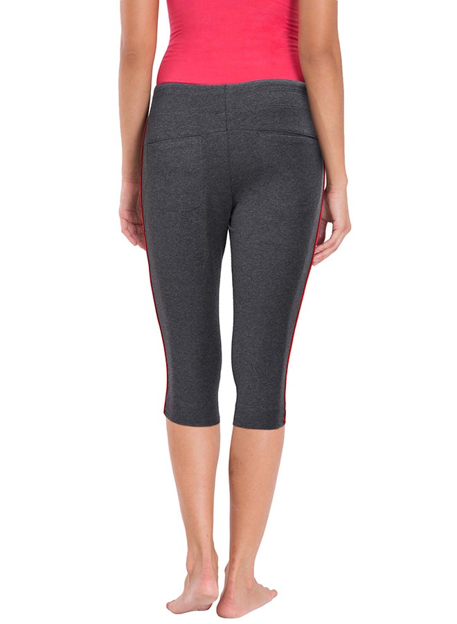 JOCKEY Solid Capri Sport Tights Charcoal Melange / Ruby  - Image 2