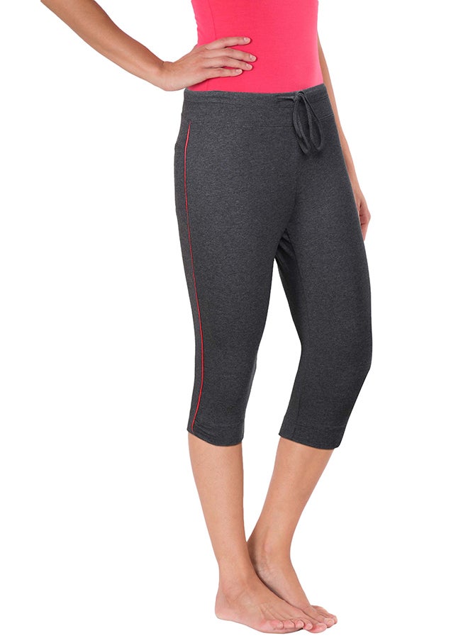 JOCKEY Solid Capri Sport Tights Charcoal Melange / Ruby  - Image 3